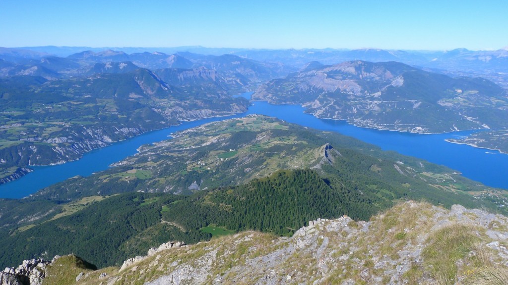 Lac de montagne : Lac de Serre-Ponçon