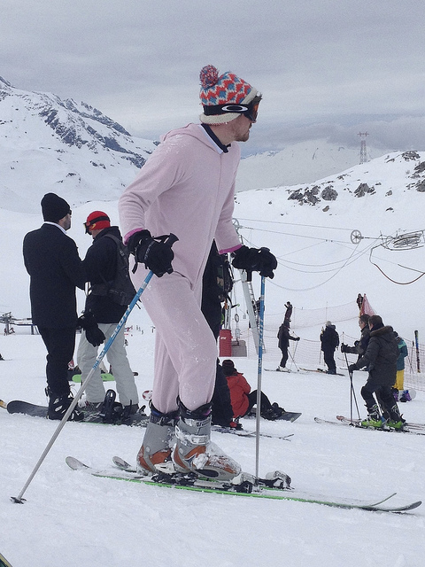 tenues de ski insolites : pyjama glamour