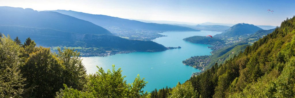 Lac de montagne : lac d'Annecy