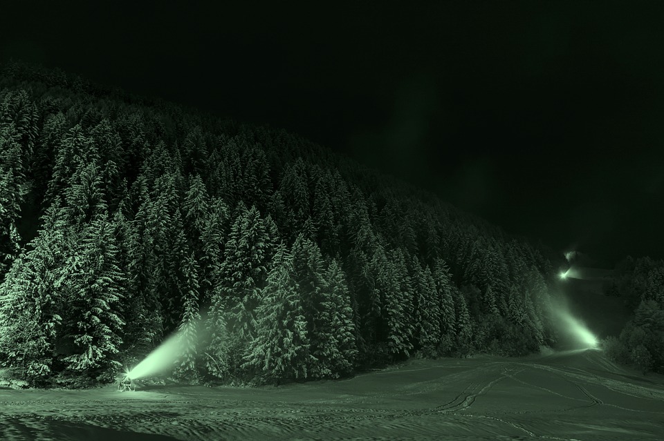 Ski de randonnée nocturne @Pixabay